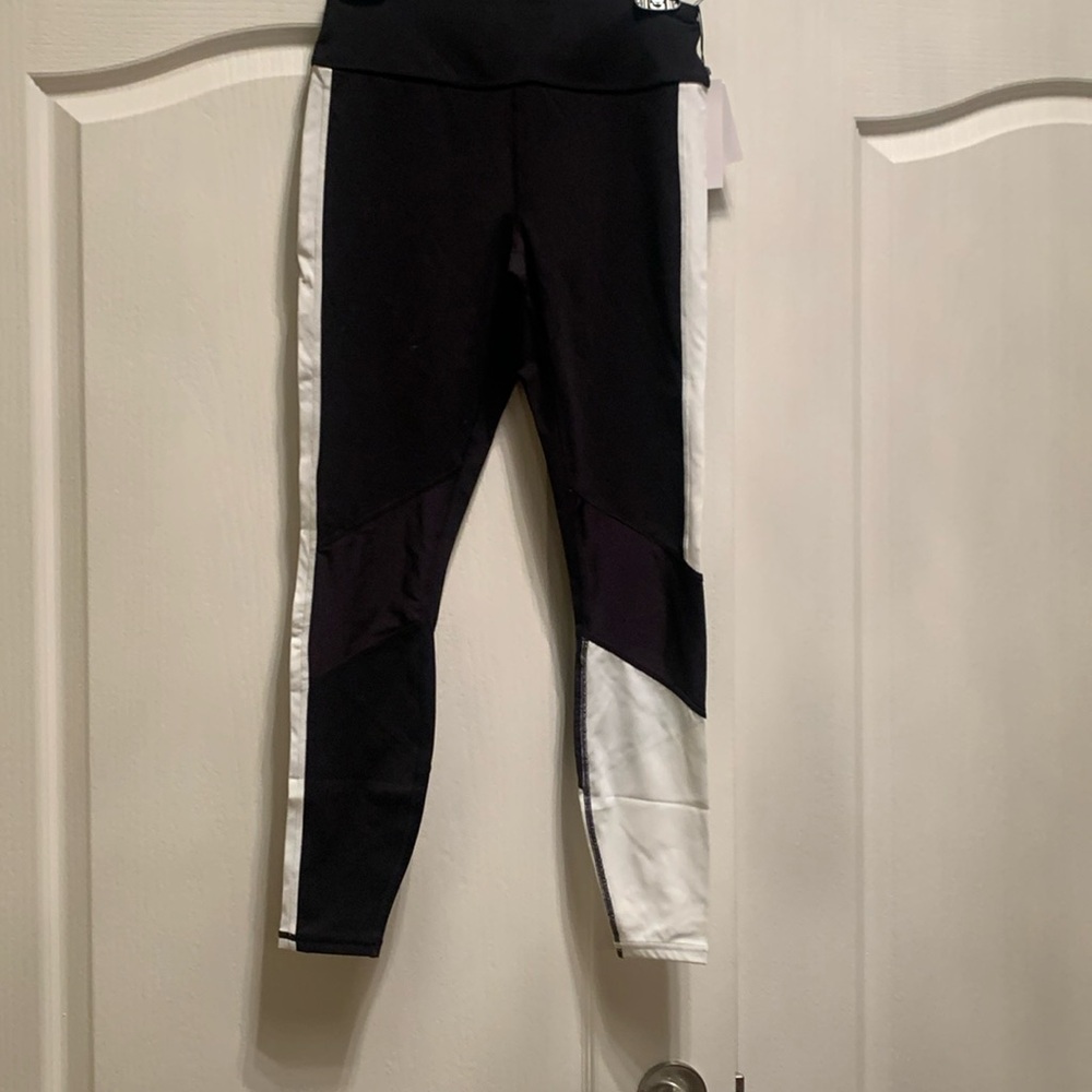 ALALA black and white leggingsg